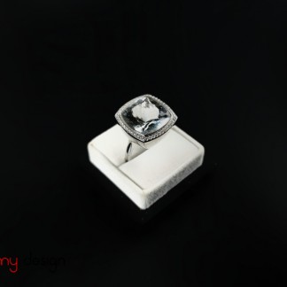 White gold ring attached with diamond (diamond:17mm)